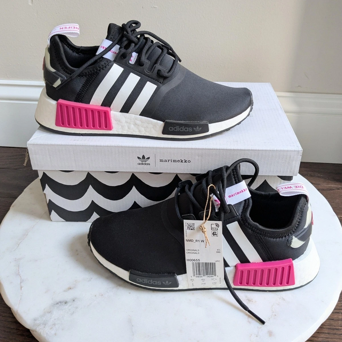 adidas gazelle silver green womens Adidas Men's NMD R1 Shoes main image 0