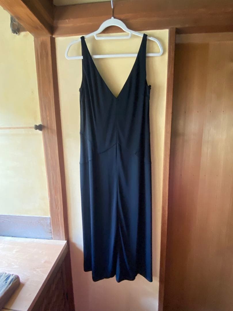 Used Prada Black Sleeveless V-Neck Dress Acceptable