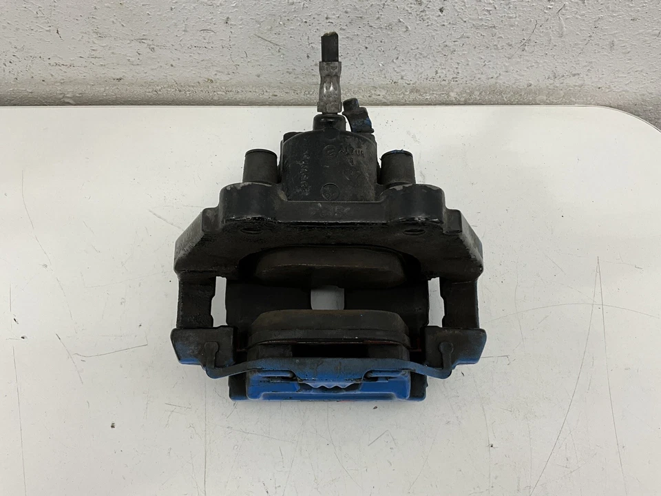 Pinza de freno trasera izquierda BMW X6 2010 conductor con soporte OEM Foto 3 de 4