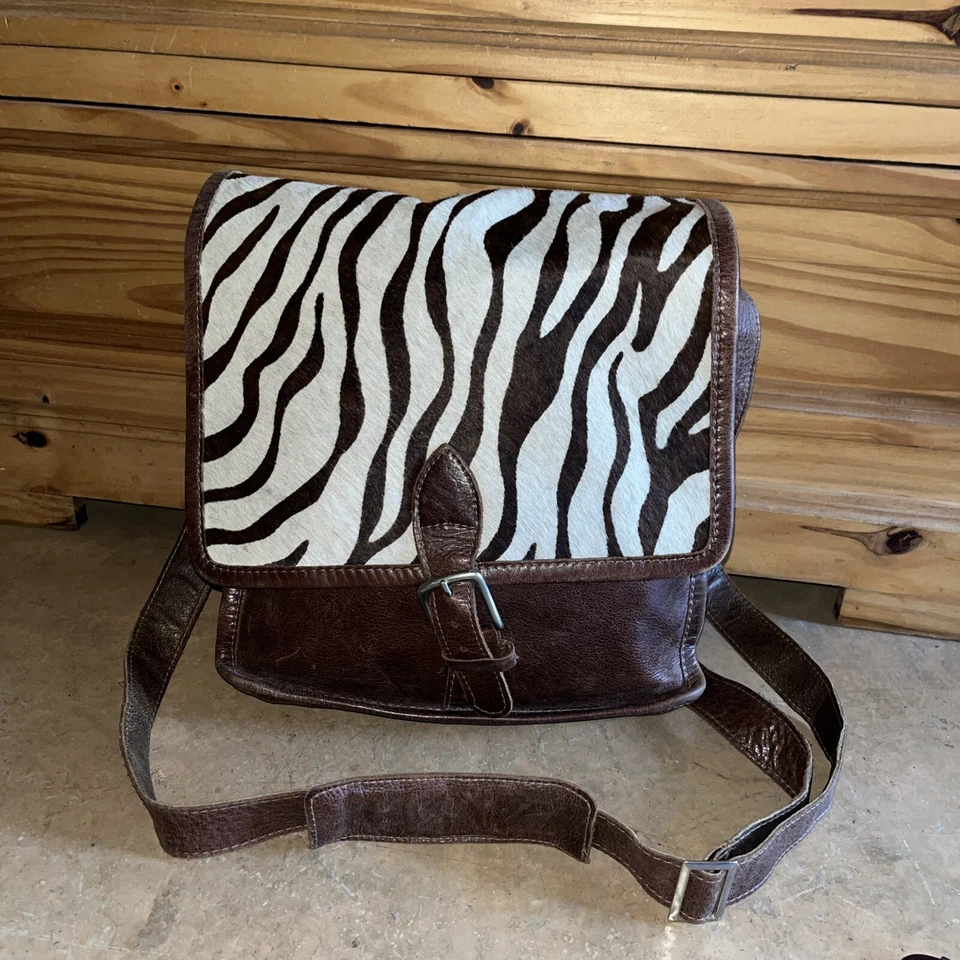 Bolso bandolera mensajero vintage súper suave, cuero pelo de becerro, estampado de cebra