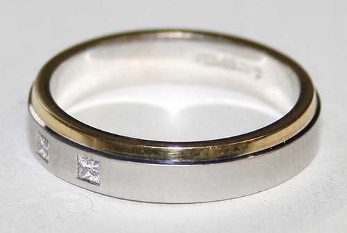 Modern 18ct White &Yellow Gold Princess Cut Diamond Wedding Ring 0.12cts size M - Picture 2 of 3