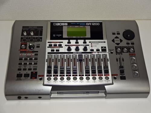 BOSS BR-1200 CD Digital Recording Studio Multi 12 Track