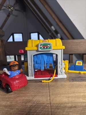 Fisher Price Little People Gas & Go Car Wash Playset W/ Tow Truck, 1 Figure VTG