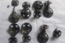 Produktbild - Vintage Antik Schubladengriffe X7 Eisen Rückenplatte Schaukel Fallgriffe Floral