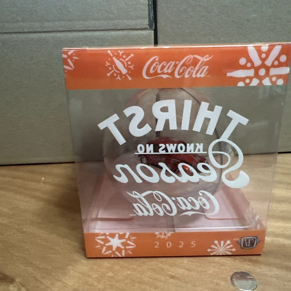 2025 M2 Machines Christmas Ornament - Coca-Cola 1953 Volkswagen Beetle - Image 4 of 4