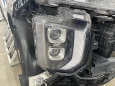 Used Right Headlight Assembly fits: 2020 Hyundai Palisade halogen Right Grade A