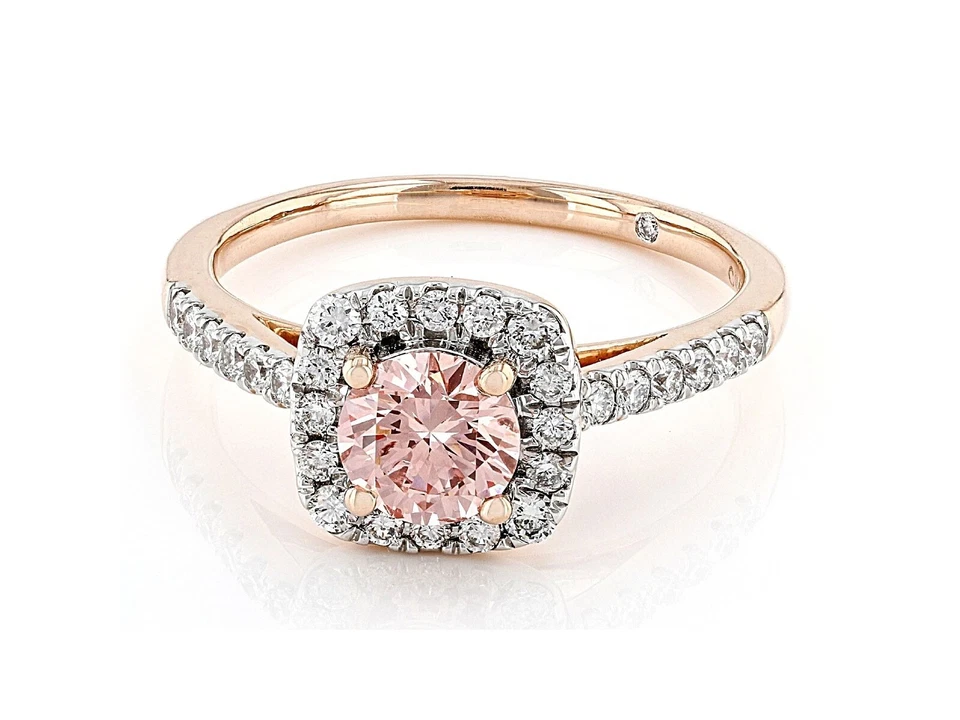 Alianza redonda de 1,5 quilates con halo de diamantes rosados y blancos enchapados en oro rosa de 14 quilates Foto 2 de 4