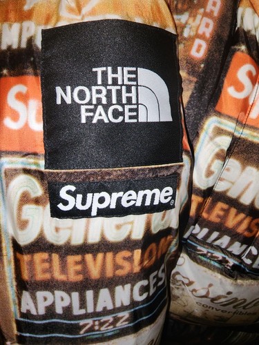 SUPREME sz M THE NORTH FACE 800-FILL HALF ZIP HOODED PULLOVER TIMES SQUARE coat - 第 2/3 張圖片