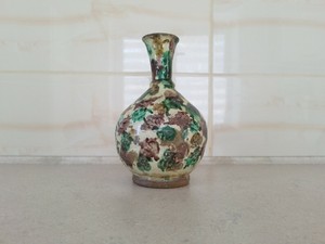Antique Chinese Ming Dynasty (1368 - 1644 )Spinach & Egg Glazed Pottery Vase