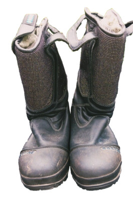 Cosmas Size 8.5 E Men's Firefighter  Leather Boots, Black leather