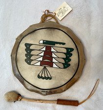 Taos Pueblo Sioux Thunderbird 1993 13” tambor de piel de alce con batidor
