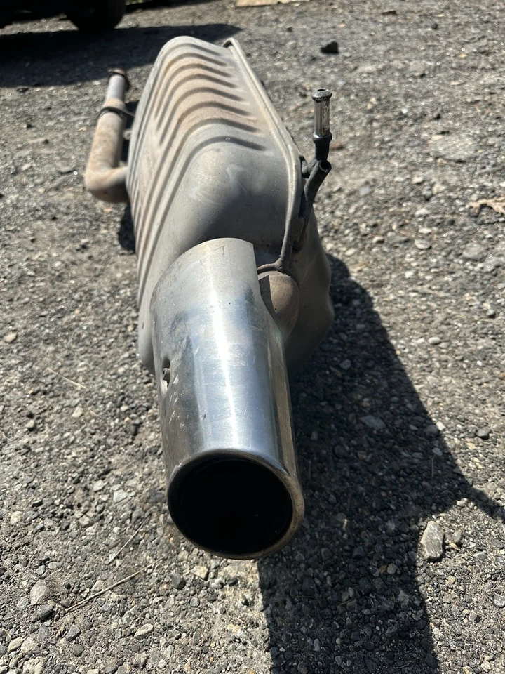 Silenciador 2003-2006 Mercedes w203 C230K OEM retirada local - Imagem 3 de 4