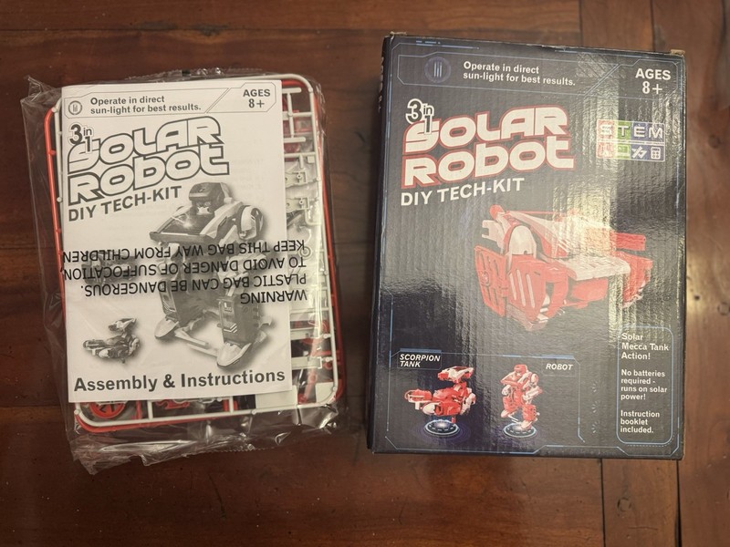 NEW 3 in 1 Solar Robot DIY Tech Kit Ages 8+ STEM Runs on Solar Sealed
