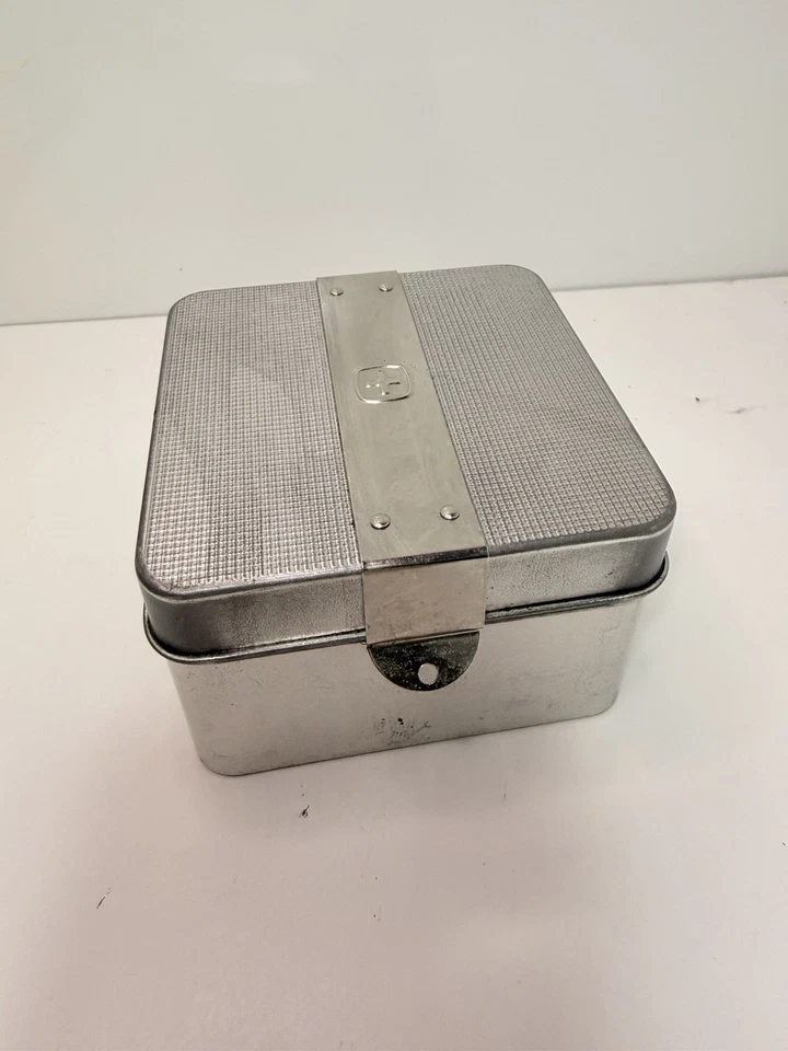 Wenger Swiss Military Men’s Watch Blue Dial w/ Metal Box – Needs Battery - Image 2 of 4