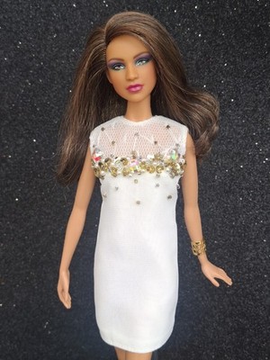 Barbie Puppe Signature Looks #12 Mold Frida HBX95 Model Muse Mattel