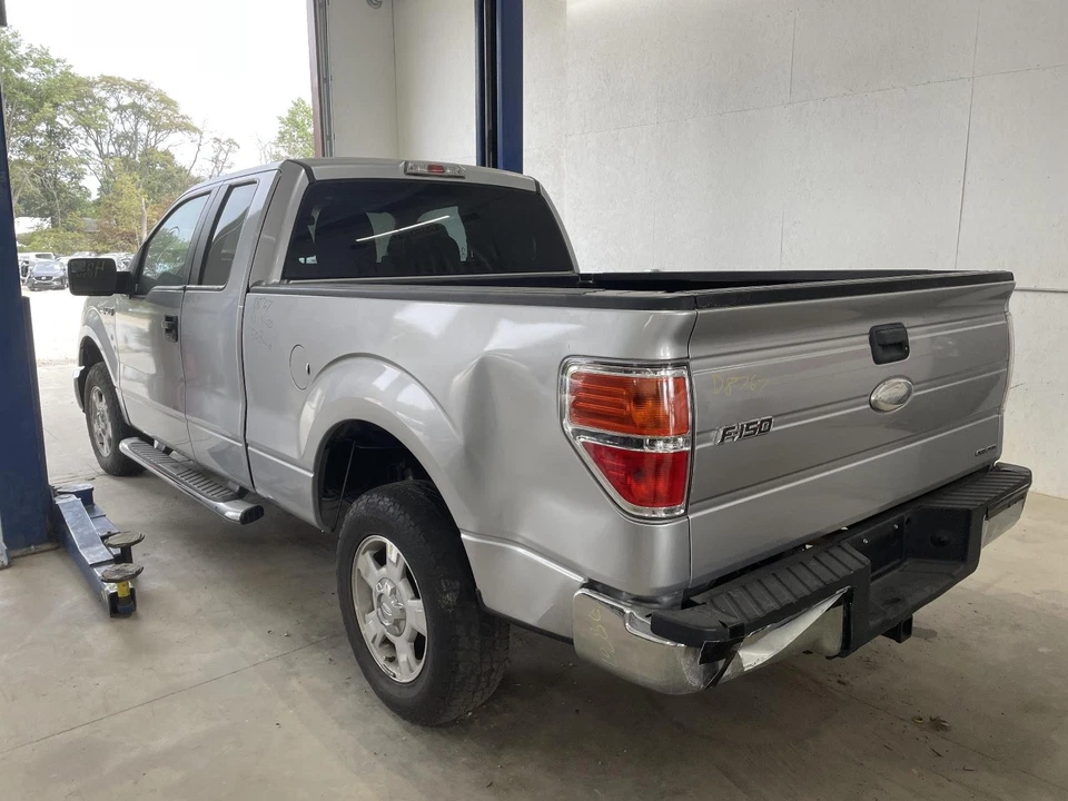 Used Driving Light fits: 2011 Ford F150 PICKUP Fog-Driving bumper mounted Grade - Image 3 of 4