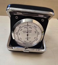 Altimeter Mechanische Höhenmesser der Marke Sundo-Alpina in Schatulle 