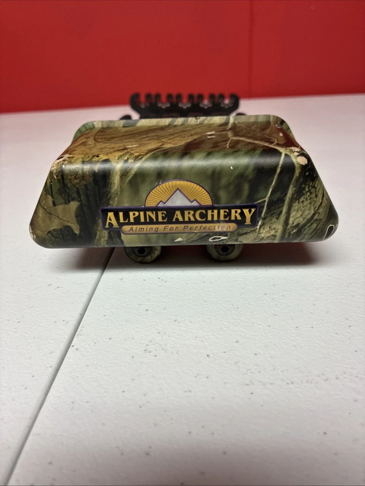 Alpine Soft Loc 5 Quiver - Classic 5 Arrow Archery Camo - Image 2 of 4