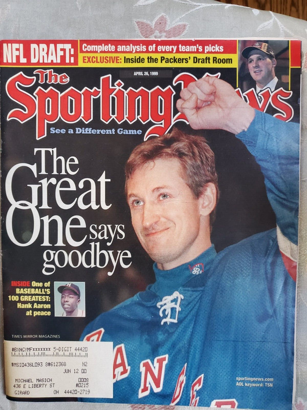 SPORTING NEWS Magazine, APRIL 26, 1999, WAYNE GRETZKY RETIRES, HANK AARON, NFL!