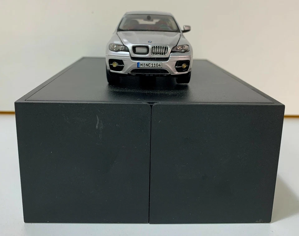 10059 Schuco 1/43 Cod. 27212 - BMW X6 xDrive50i - Immagine 4 di 4