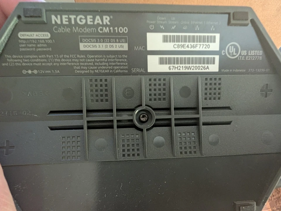 Módem de cable de velocidad multi-gig Netgear Nighthawk CM1100 | CM1100-100NAS (caja abierta) Foto 2 de 4