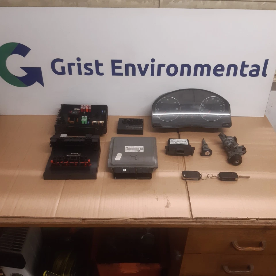 VOLKSWAGEN VW GOLF MK6 2.0TDI (BMN) ECU LOCK KIT SET 03G906018FC    (UP) - Image 2 of 4