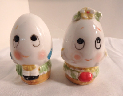 Vintage Mr & Mrs Egg Salt & Pepper Shaker Humpty Dumpty, Happy Eggs Ceramic