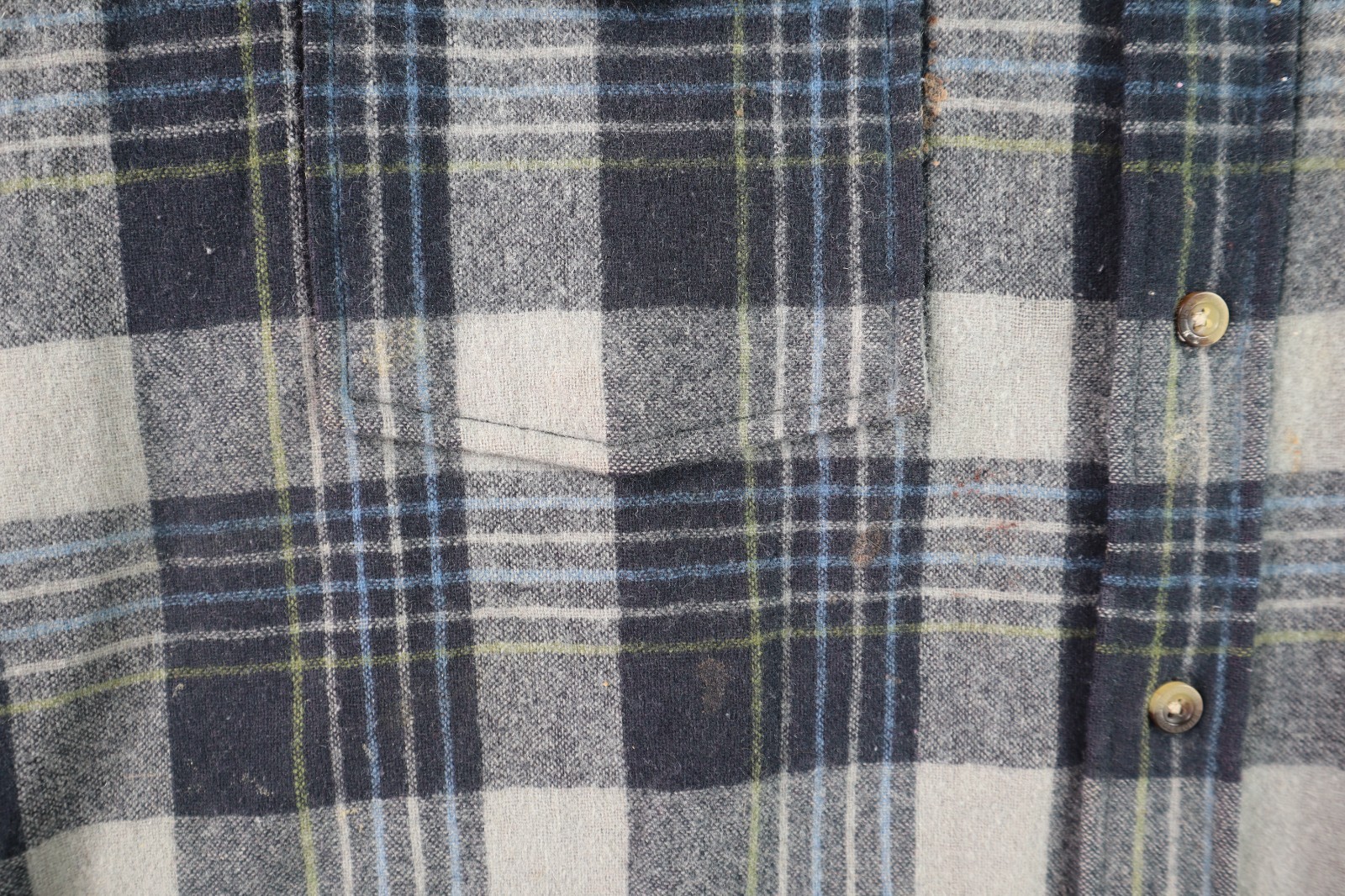 PENDLETON US Men’s Large Gray Plaid Button Down 1… - image 10