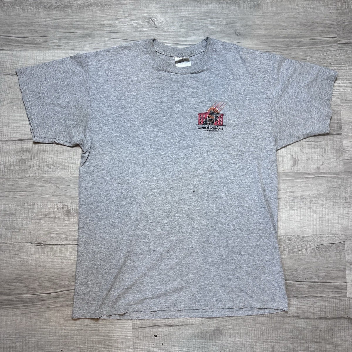 Vintage 90s Nike T-Shirt Michael Jordan Restaurant Chicago Gray 