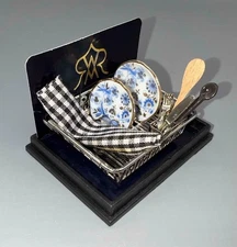MINIATURE DOLLHOUSE 1:12 SCALE REUTTER BLUE ONION DRYING RACK SET - 1.841/5