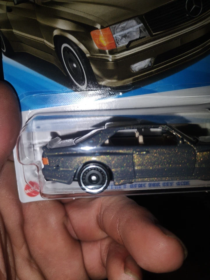 HOT WHEELS ERROR DE FÁBRICA MUY BUEN ESTADO 1 de 1 DEFECTO DE FUNDICIÓN MERCEDES-BENZ 560 SEG AMG 2025 Foto 2 de 3