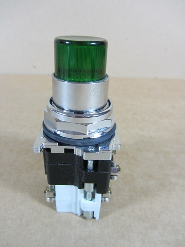Pulsador iluminado Eaton Cutler-Hammer/luz piloto verde 120 VAC. 1NC1NO - Imagen 3 de 10