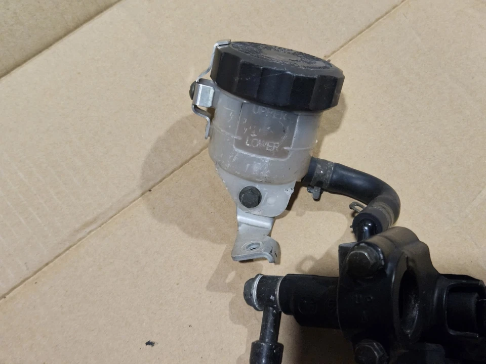 SUZUKI GSXR 750 600 2001-2003 OEM SISTEMA DE FRENOS DELANTEROS CON PINZAS completo Foto 3 de 4