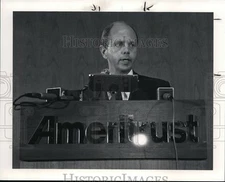 1990 Press Photo James D. Rode at Ameritrust