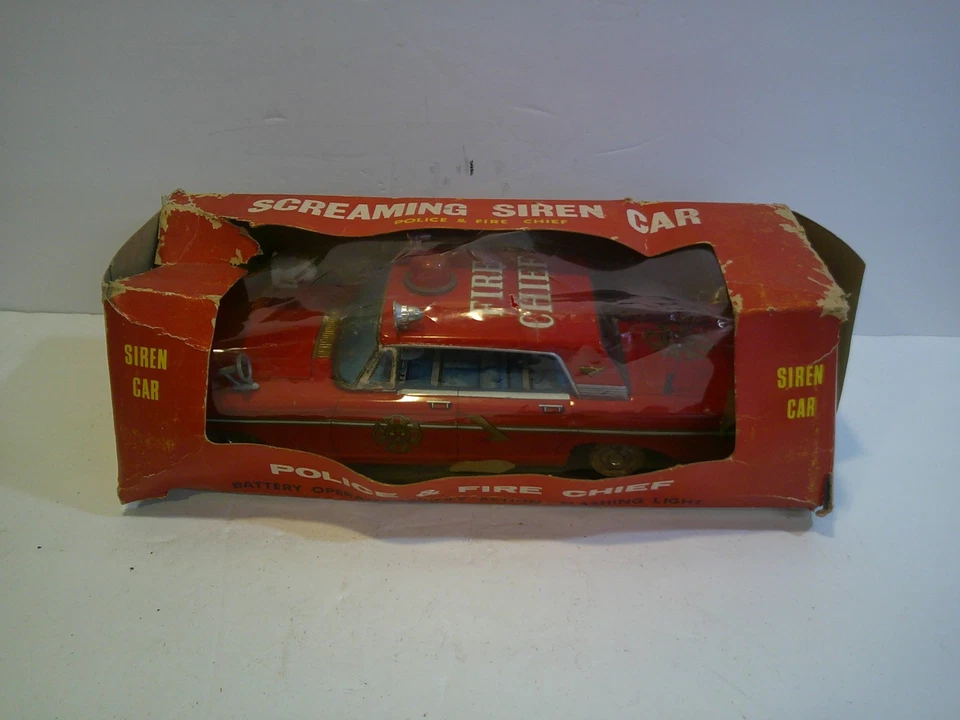 TAIYO Japan Tin Fire Chief - Battery Operated Tricky Action Siren Car in Box - Image 3 of 4