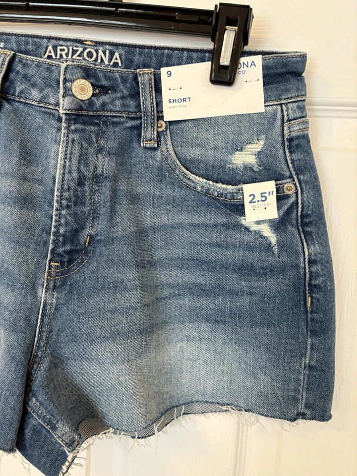 Arizona Jean tiro alto corto talla 9 bordes deshilachados desgastados 2,5” entrepierna med rumble Foto 3 de 4