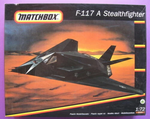 Modellini statici di aerei e veicoli spaziali Matchbox scala 1:72