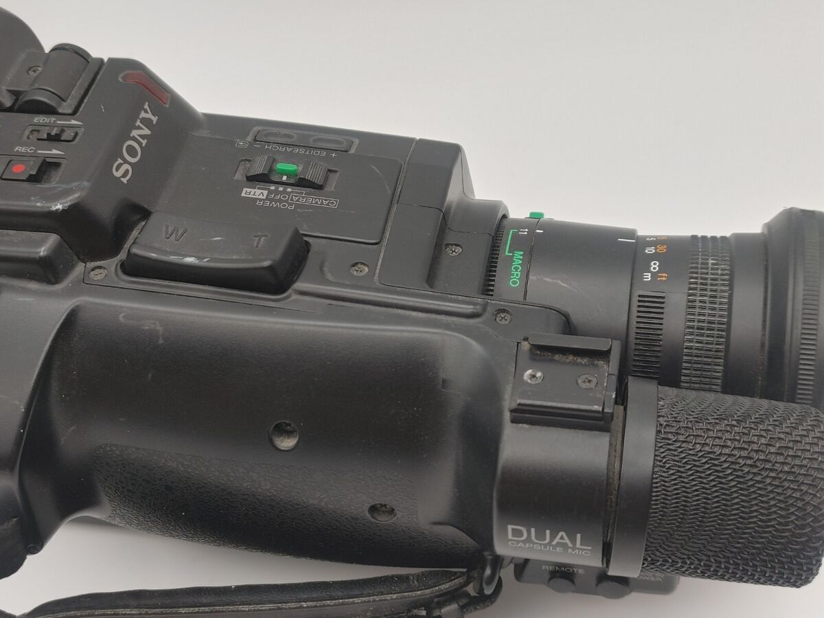 Vintage Sony CCD-V99 Video Camera Hi8 Camcorder - UNTESTED Vintage Sony CCD-V99 Video Camera Hi8 Camcorder - UNTESTED