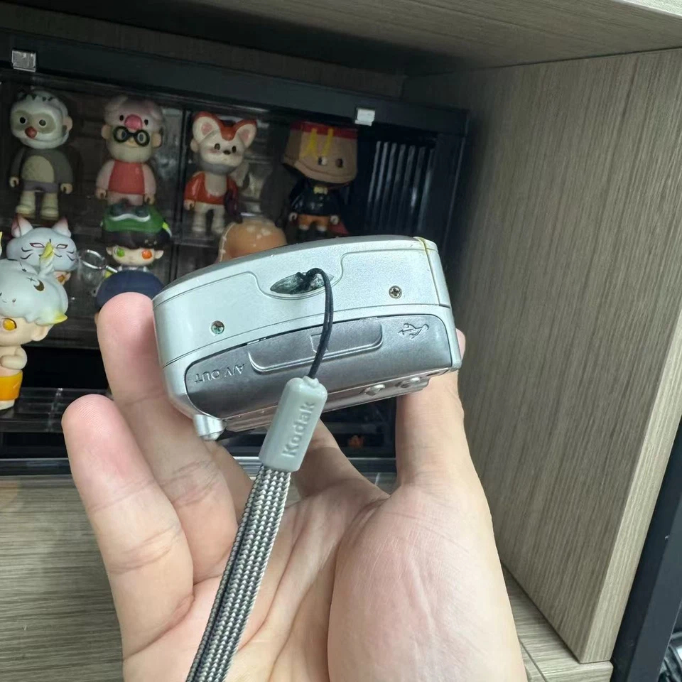 Kodak Digital Camera EasyShare DX6440 4.0MP Silver(battery not included) - Image 4 of 4