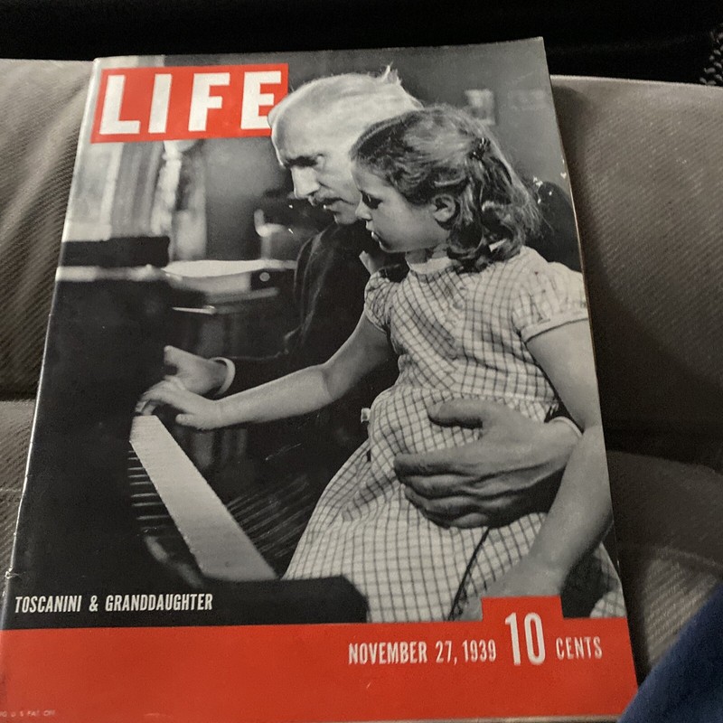 Vintage Life Magazine Nov 27, 1939 - Toscanini and Granddaughter