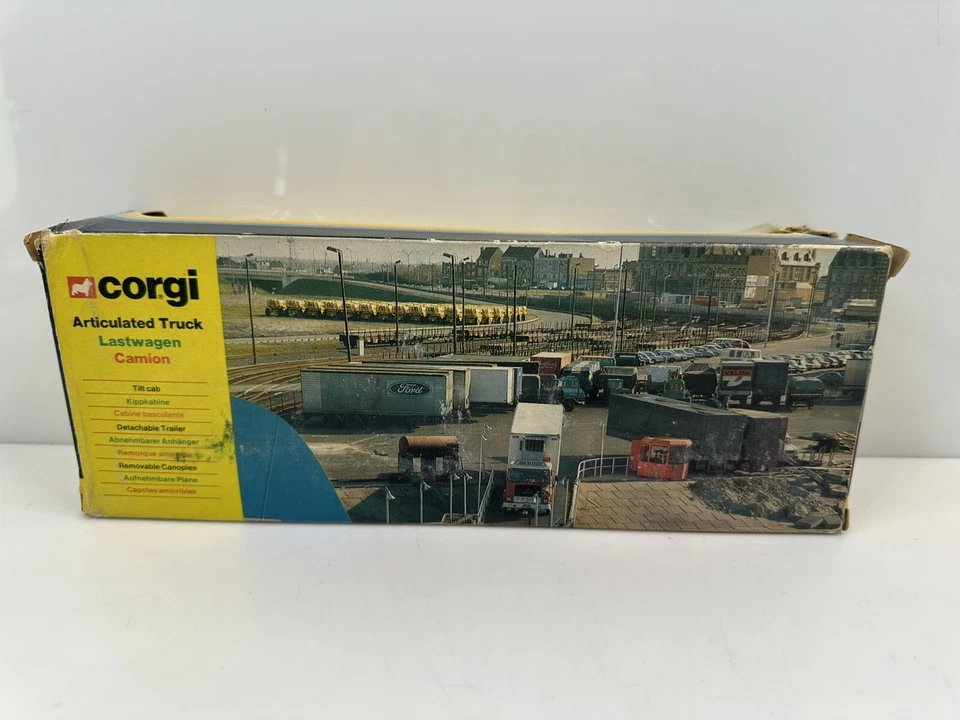 Vintage 1979 Corgi Articulated Truck Michelin Tire Blue 1109 HTF - Image 3 of 4