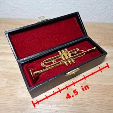 Miniature Gold Trumpet in Velvet Case – Collectible Music Instrument Replica