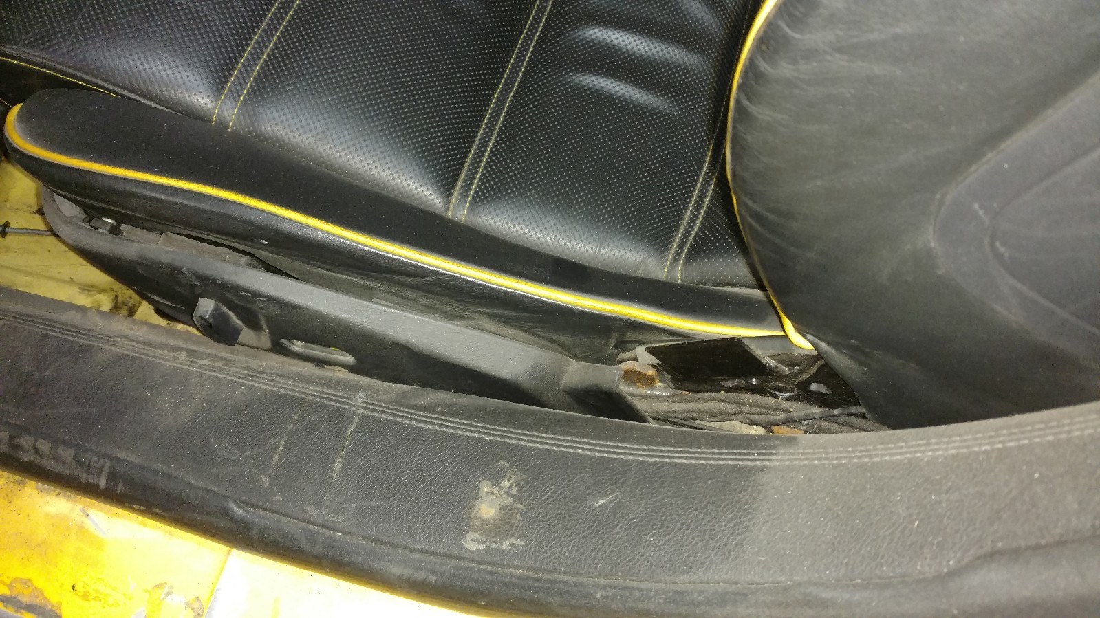 LAMBORGHINI GALLARDO FRONT LEFT DRIVER SEAT OEM 400881003A