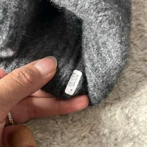 Dior kids soft Gray Cardigan with Dior CD Pearl Buttons (look at measurements) - Picture 6 of 7