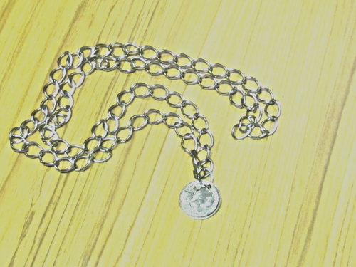 Vintage Silver Tone Chain belt with George Washington Faux Coin attached - Picture 5 of 5