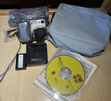 Nikon Coolpix 4300 4.0MP Digital Camera w/ Charger New Battery Case