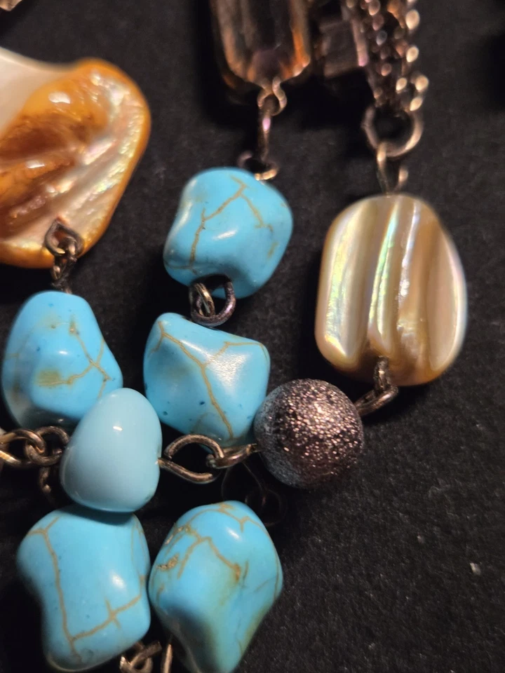 Collar Coach de filamento largo de piedras preciosas mixtas, diamantes de imitación, turquesa, perlas. Foto 4 de 4