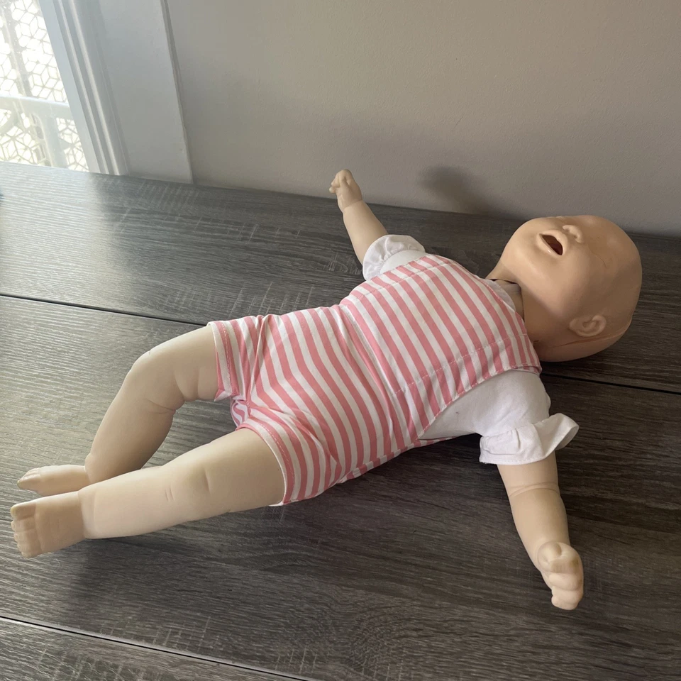 Maniquí Laerdal Baby Anne RCP bebé primeros auxilios enfermera entrenamiento maniquí muñeca Foto 3 de 4