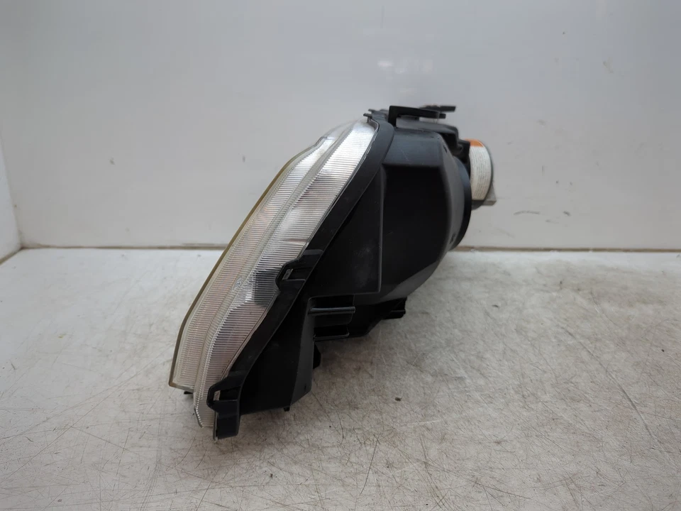 2012 SUZUKI GRAND VITARA SZ-T DDIS Drivers Headlamp RH - Image 2 of 4