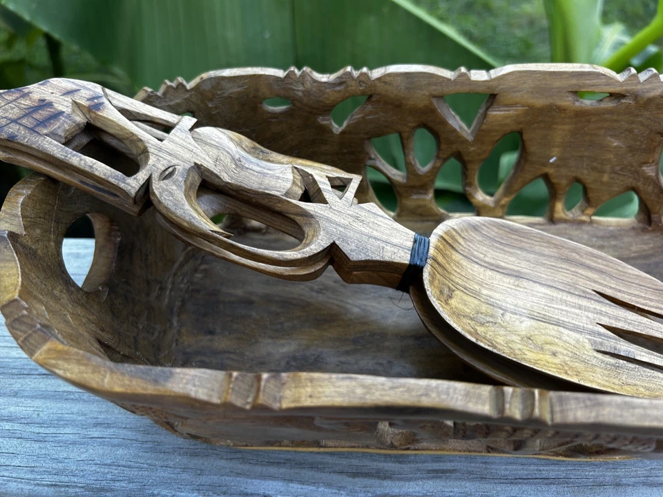 Vintage 2001 12 inch South African Hand Carved Animal Basket /Utensils RARE - Image 2 of 4